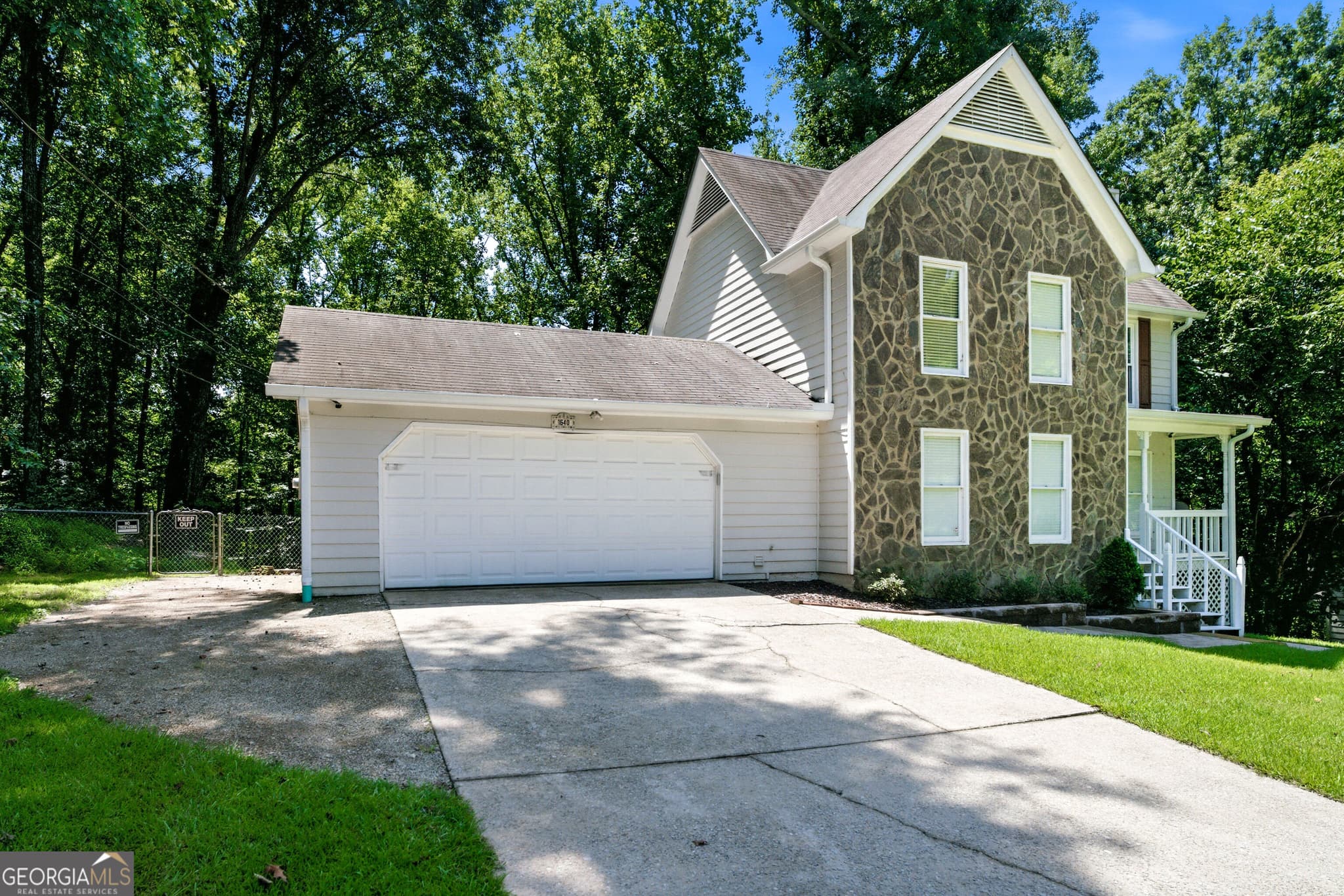 3 bedroom, 2.5 bathroom, 1,344 sq ft single family residence for sale at 1640 Riverview Court, Auburn, GA 30011