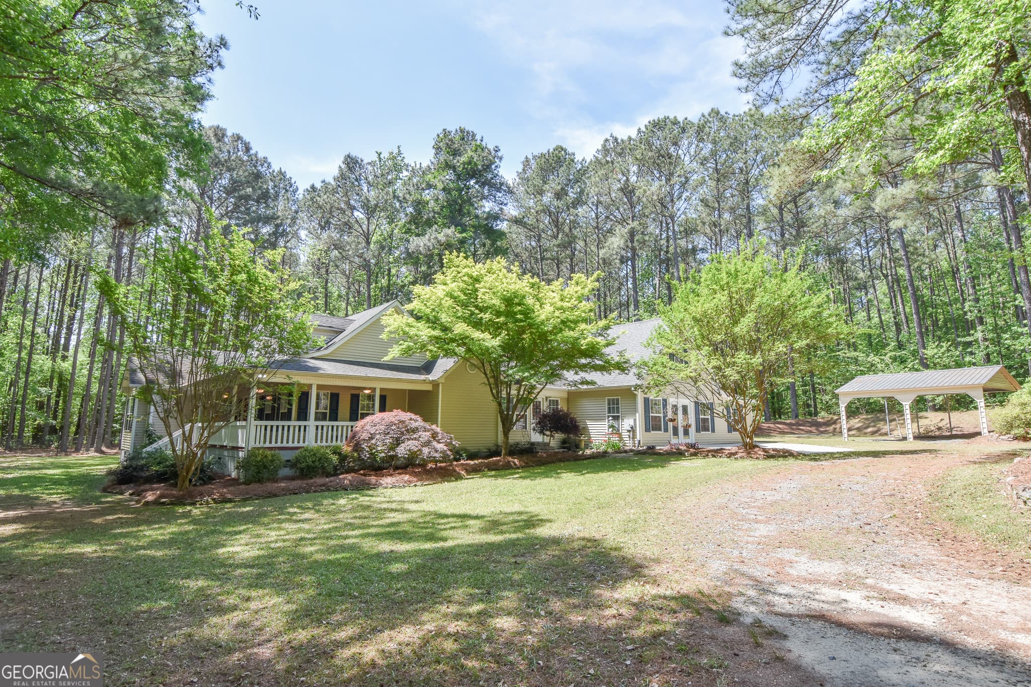 4 bedroom, 3 bathroom, 2,378 sq ft single family residence for sale at 75 Katies Court, Meansville, GA 30256 — photo 4