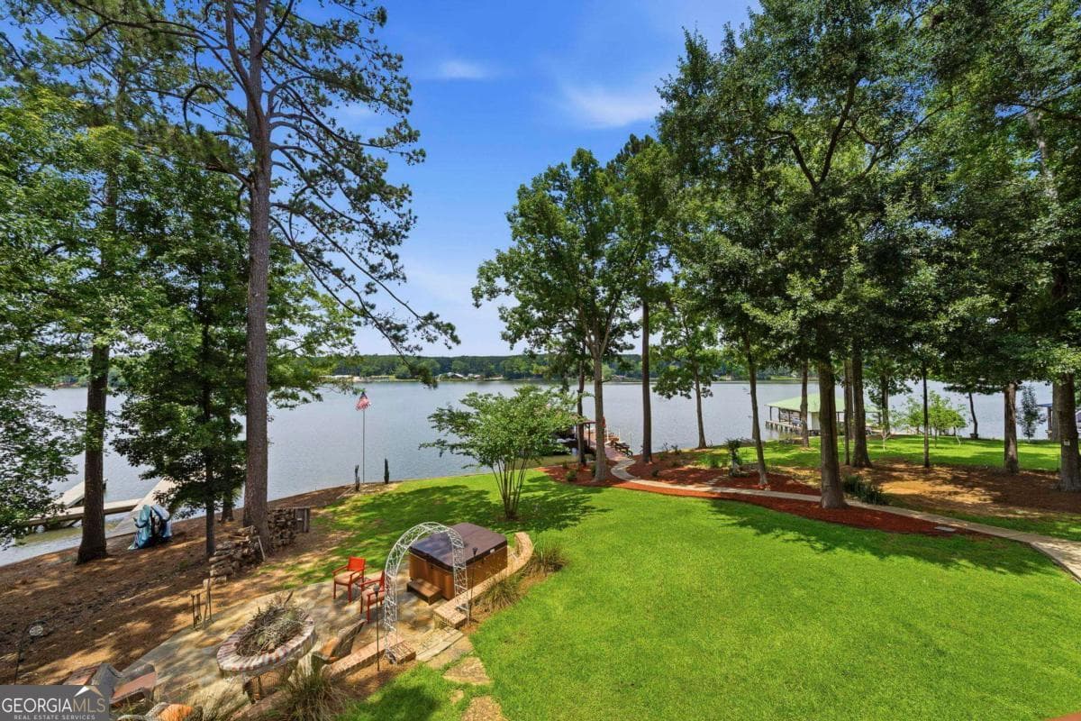 3 bedroom, 3 bathroom, 3,019 sq ft single family residence under contract at 3690 Lakecrest Drive, Sparta, GA 31087 — photo 5
