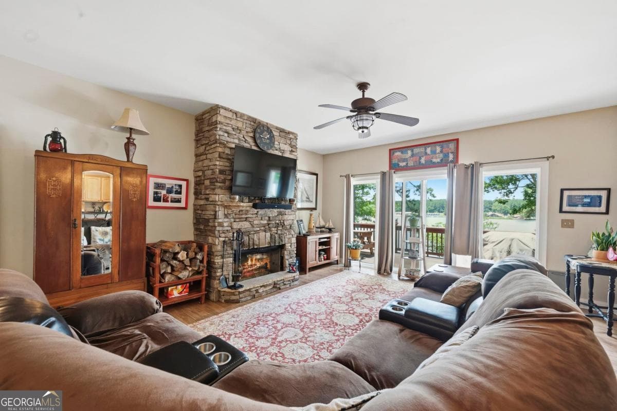 3 bedroom, 3 bathroom, 3,019 sq ft single family residence under contract at 3690 Lakecrest Drive, Sparta, GA 31087 — photo 9