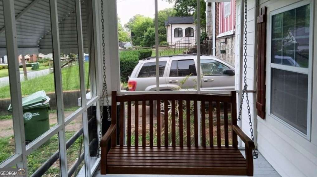 4 bedroom, 2 bathroom, 1,372 sq ft single family residence for sale at 684 S Elizabeth Place, Atlanta, GA 30318 — photo 2