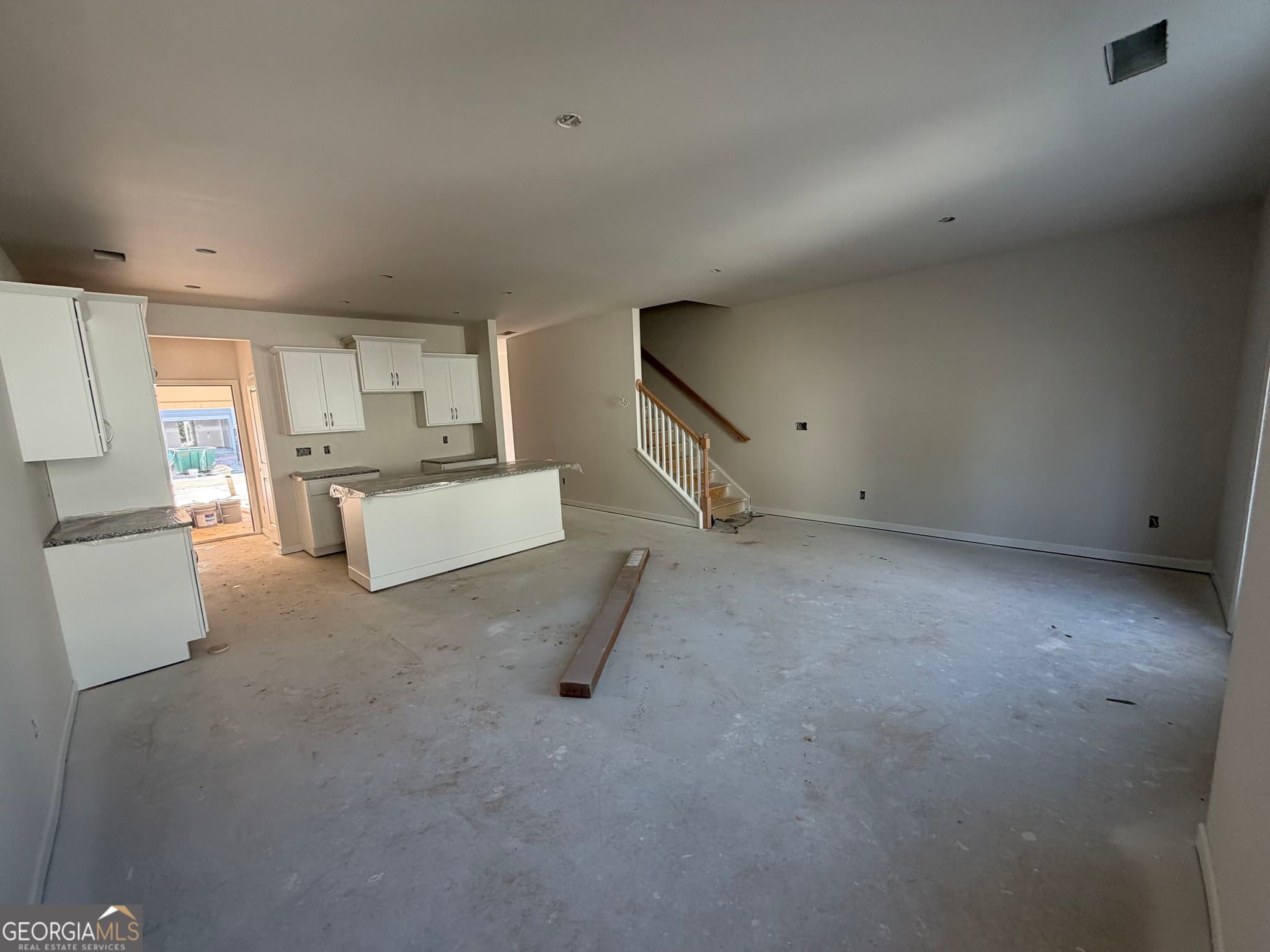 3 bedroom, 2.5 bathroom, 1,748 sq ft townhouse for sale at 2664 High View Court, Decatur, GA 30035 — photo 3