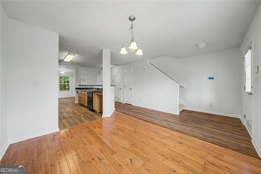 2 bedroom, 2.5 bathroom, 1,458 sq ft townhouse for sale at 413 Inkberry Drive, Atlanta, GA 30349 — photo 4