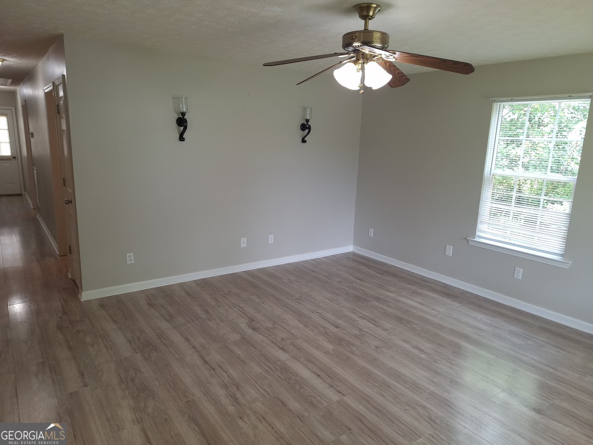 3 bedroom, 2 bathroom, 1,176 sq ft single family residence for sale at 229 Merritts Avenue, Cedartown, GA 30125 — photo 2