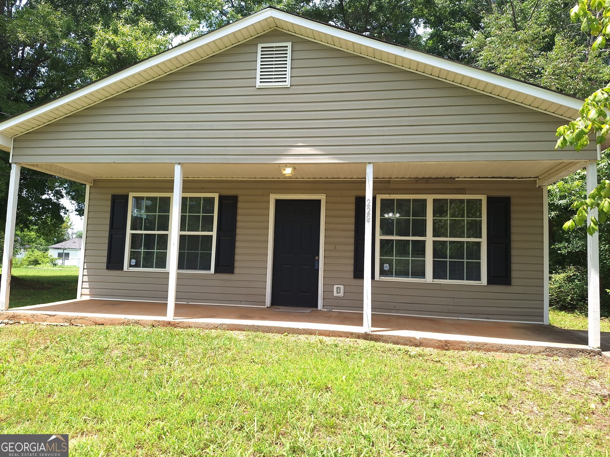 3 bedroom, 2 bathroom, 1,176 sq ft single family residence for sale at 229 Merritts Avenue, Cedartown, GA 30125 — photo 1 of 18