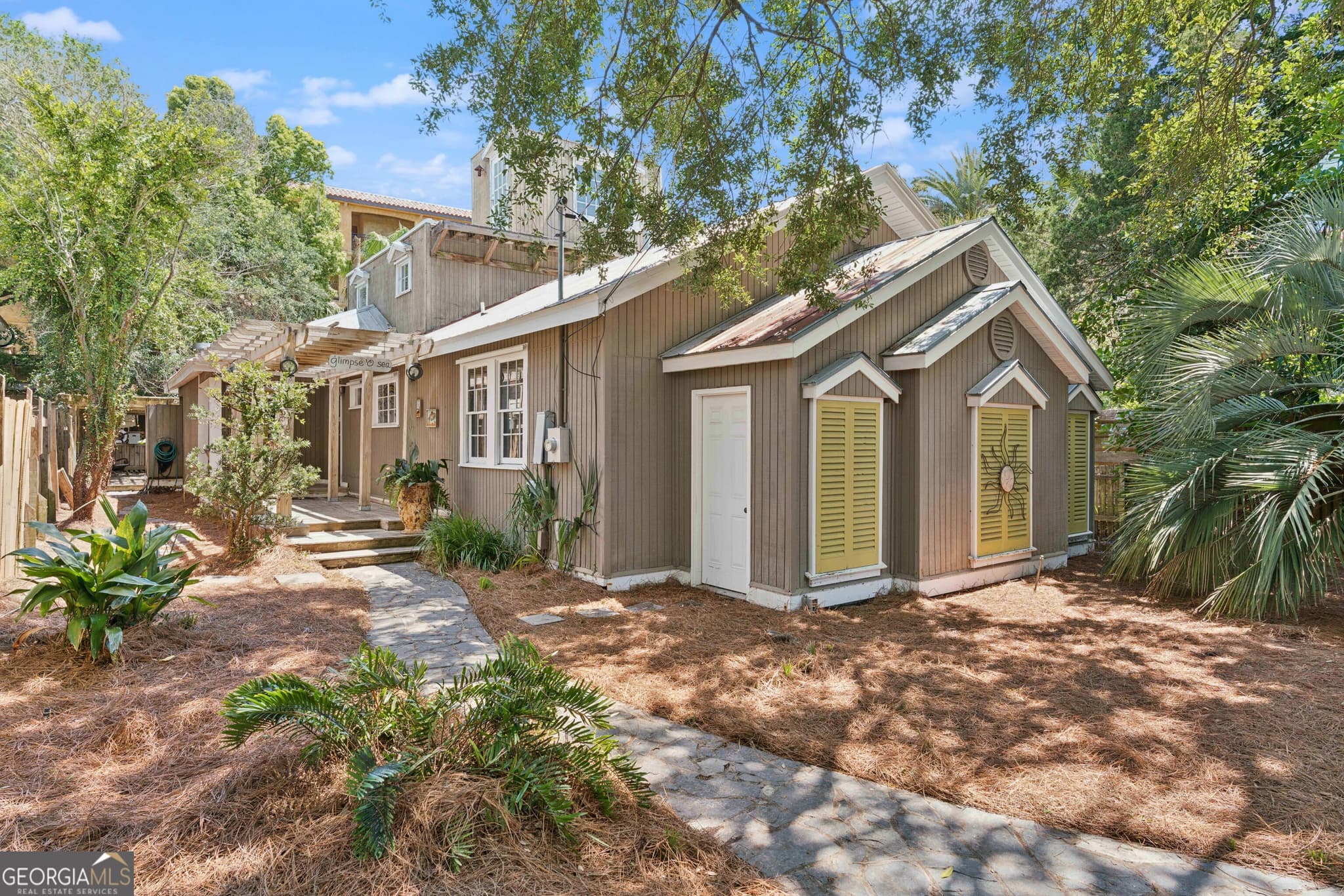 4 bedroom, 4 bathroom, 2,360 sq ft single family residence sold at 936 Ocean Boulevard, St. Simons, GA 31522