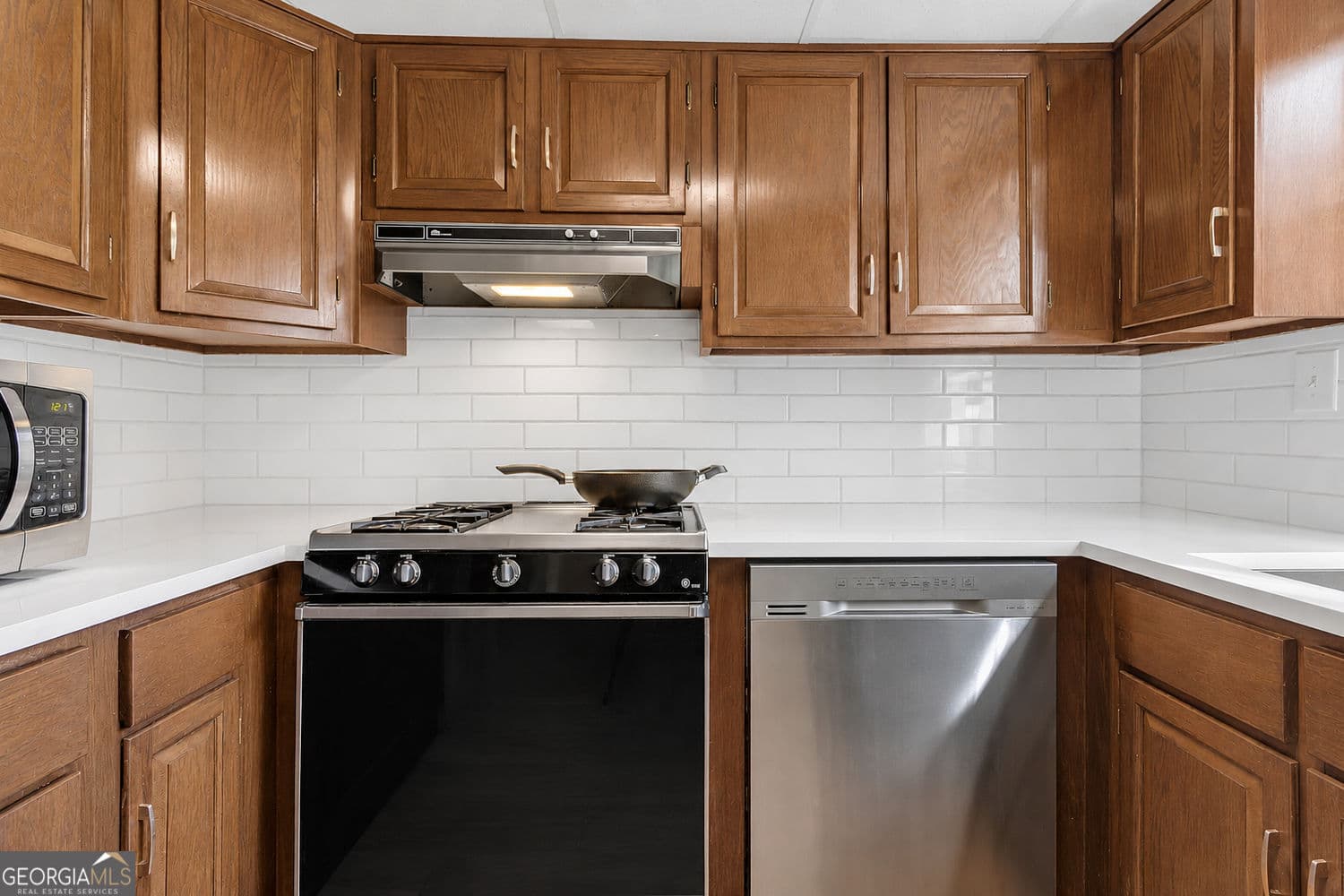2 bedroom, 1.5 bathroom, 1,168 sq ft condominium for sale at 276 Lakemoore Drive E, Atlanta, GA 30342 — photo 10