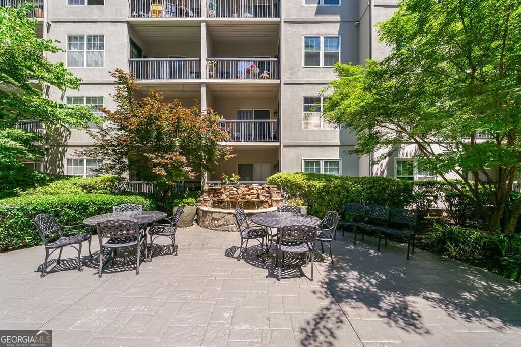 1 bedroom, 1 bathroom, 730 sq ft condominium sold at 1075 Peachtree Walk A419, Atlanta, GA 30309