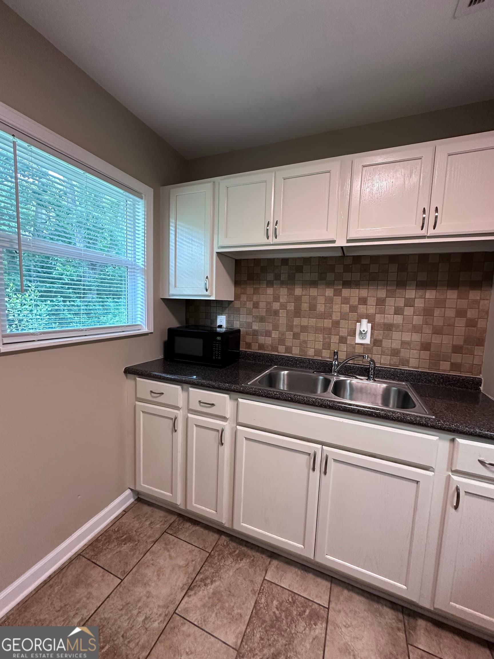 3 bedroom, 1 bathroom, 792 sq ft single family residence for sale at 4315 Elkan Avenue, Macon, GA 31206 — photo 9