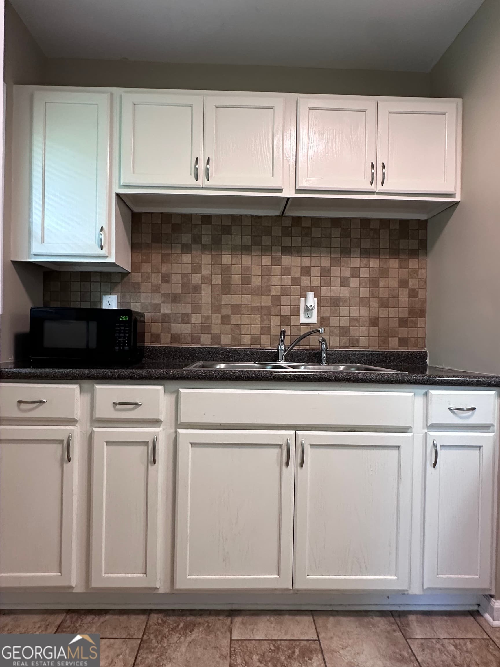 3 bedroom, 1 bathroom, 792 sq ft single family residence for sale at 4315 Elkan Avenue, Macon, GA 31206 — photo 8