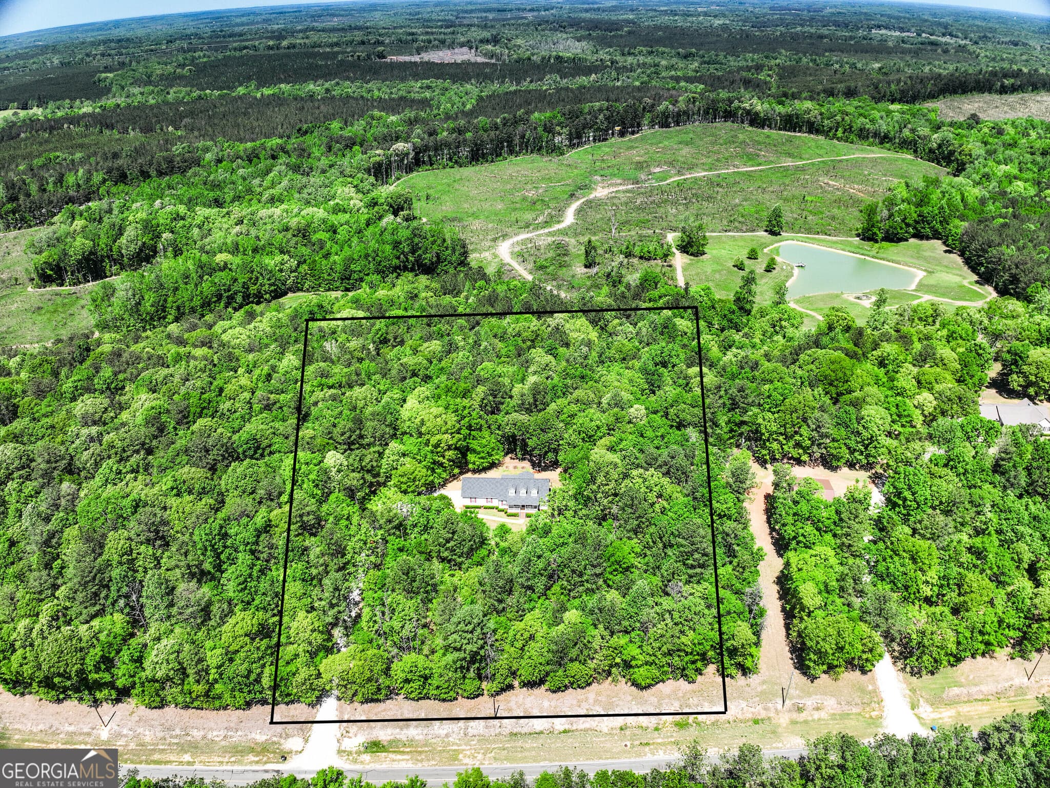 3 bedroom, 2.5 bathroom, 2,475 sq ft single family residence under contract at 5280 Judge Brown Road, Valley, AL 36854 — photo 7