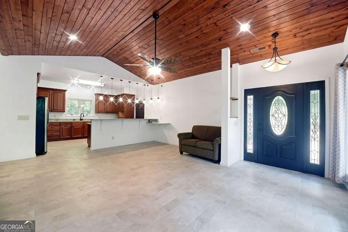3 bedroom, 2 bathroom cabin,single family residence for sale at 714 Mountain View Road 36, 35, Hiawassee, GA 30546 — photo 5