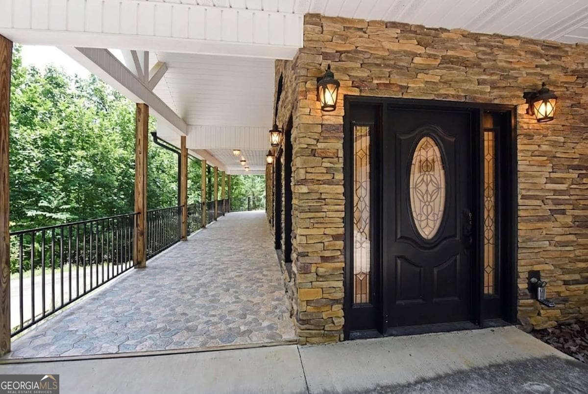 3 bedroom, 2 bathroom cabin,single family residence for sale at 714 Mountain View Road 36, 35, Hiawassee, GA 30546 — photo 4