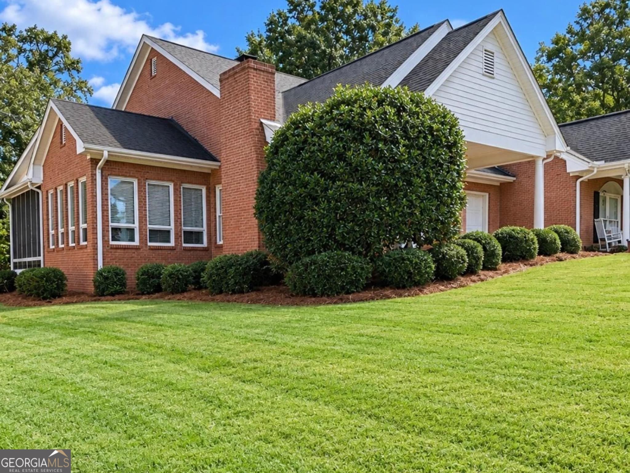 3 bedroom, 3 bathroom, 2,424 sq ft condominium for sale at 22 Green Hill Place, Toccoa, GA 30577 — photo 1 of 47