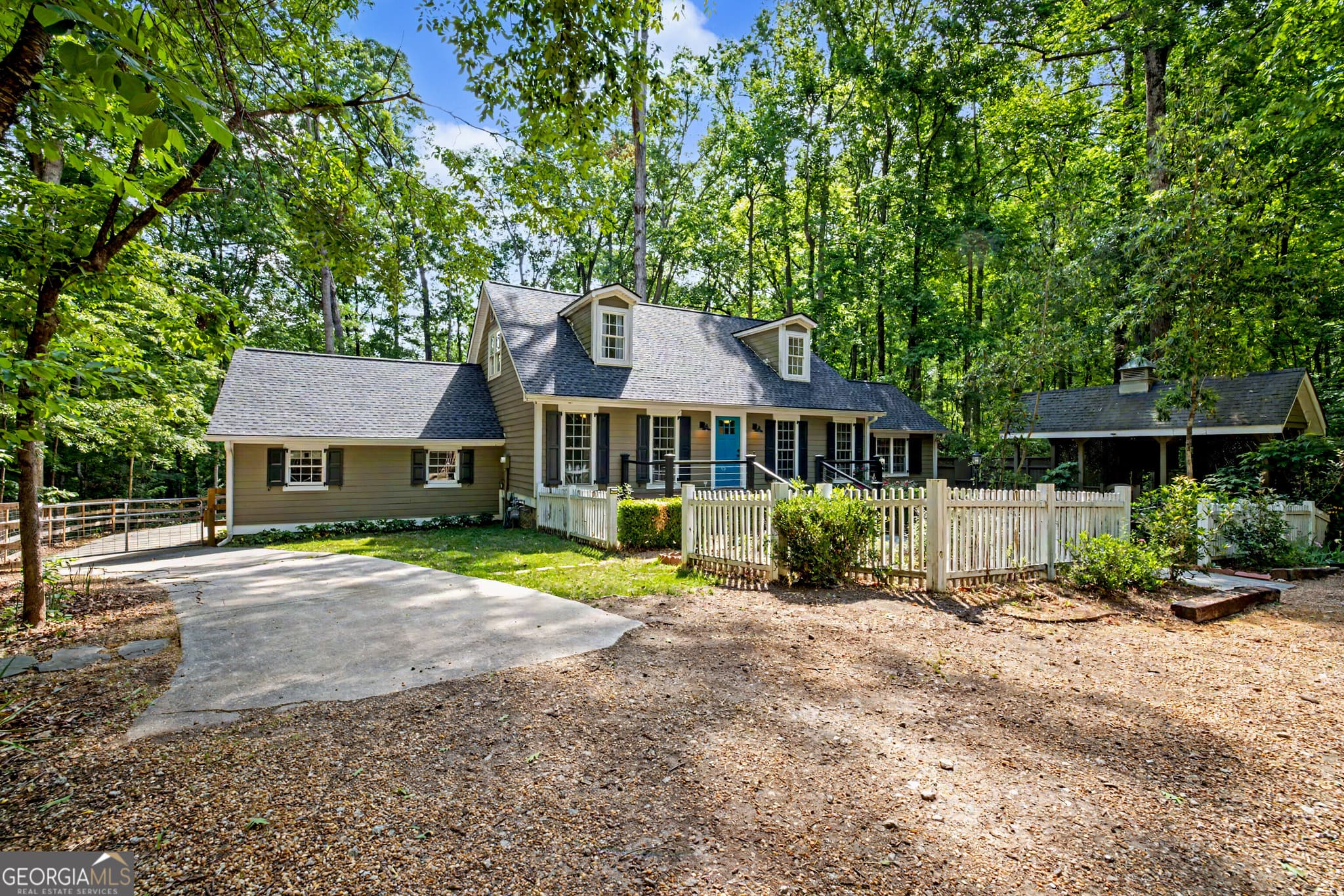 3 bedroom, 2 bathroom, 2,163 sq ft single family residence sold at 893 Happy Valley Circle, Newnan, GA 30263