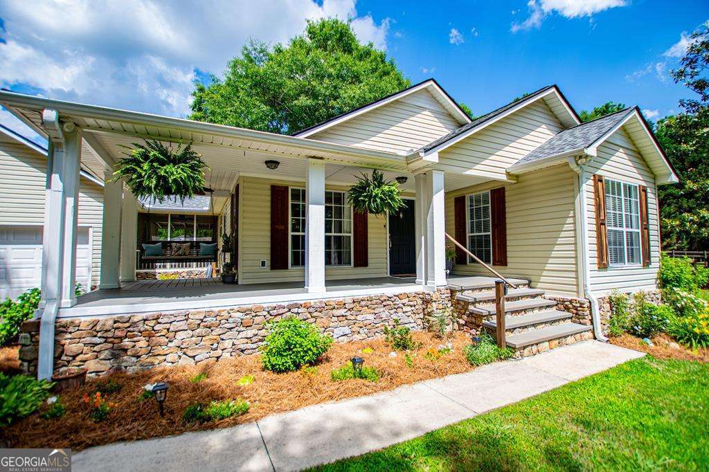 3 bedroom, 2 bathroom, 1,300 sq ft single family residence for sale at 2 Pine Hill Drive, Ranburne, AL 36273 — photo 9