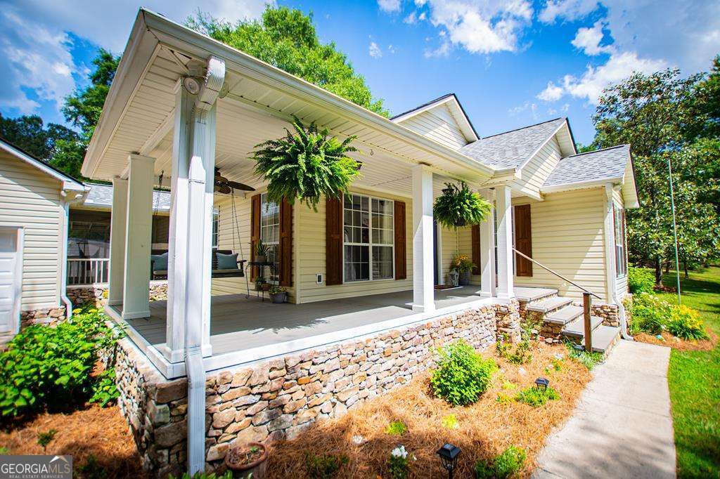 3 bedroom, 2 bathroom, 1,300 sq ft single family residence for sale at 2 Pine Hill Drive, Ranburne, AL 36273 — photo 10