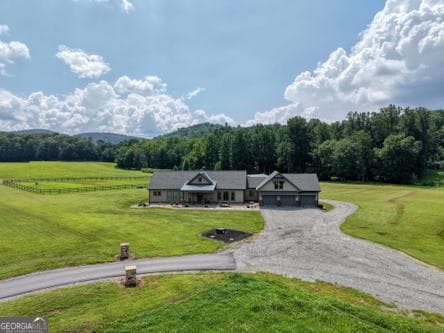 2 bedroom, 2.5 bathroom, 2,466 sq ft single family residence for sale at 186 Rice Landing Court, Hayesville, NC 28904 — photo 2