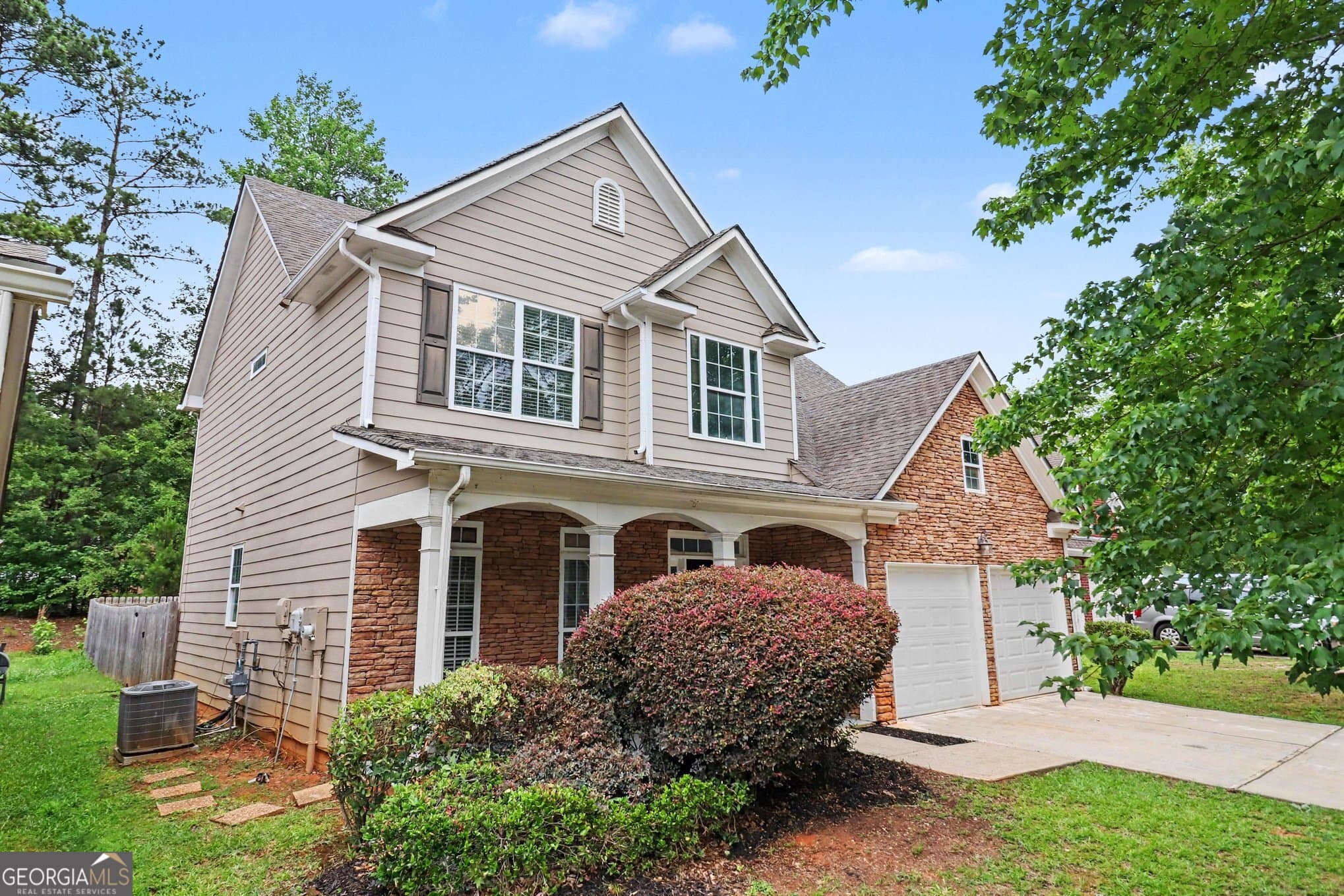 4 bedroom, 2.5 bathroom, 2,189 sq ft single family residence for sale at 107 Shadow Creek Court, Fairburn, GA 30213 — photo 2