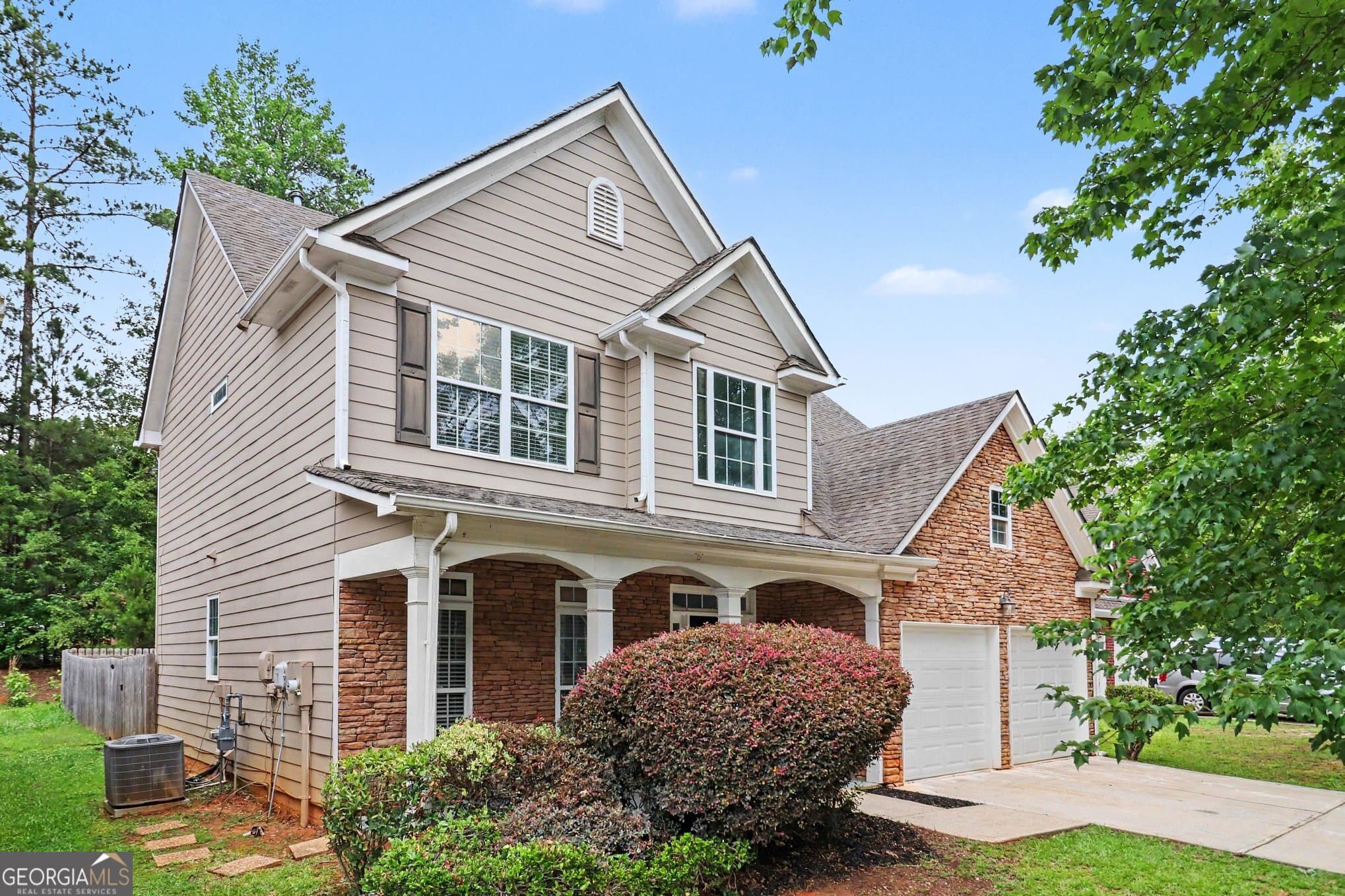 4 bedroom, 2.5 bathroom, 2,189 sq ft single family residence for sale at 107 Shadow Creek Court, Fairburn, GA 30213 — photo 4