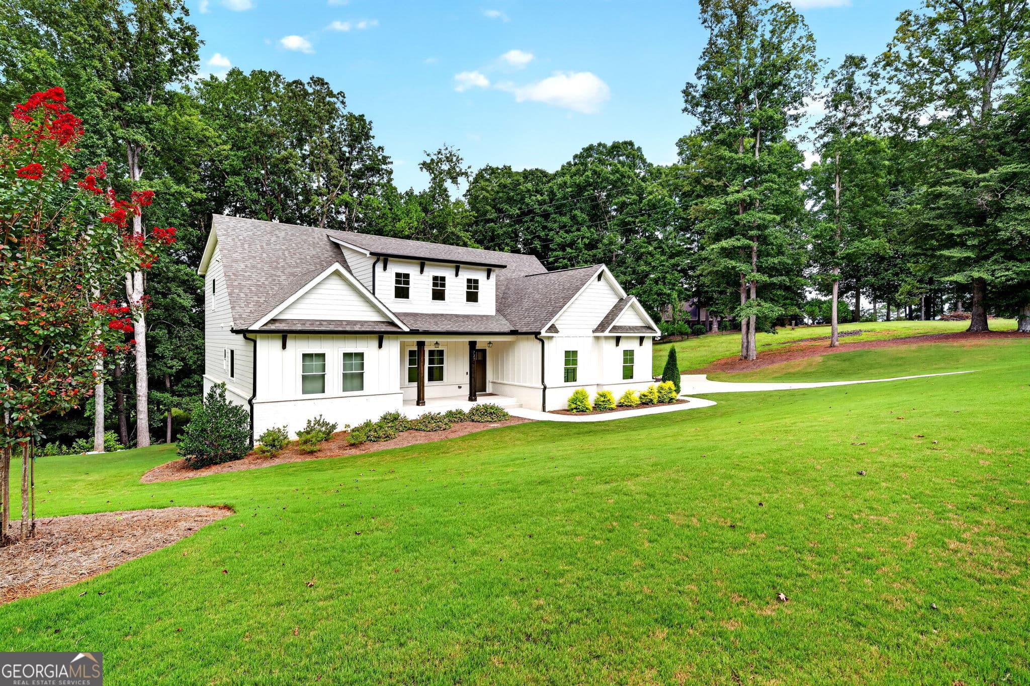 5 bedroom, 3.5 bathroom, 3,324 sq ft single family residence for sale at 727 Old Collins Road, Hoschton, GA 30548 — photo 3