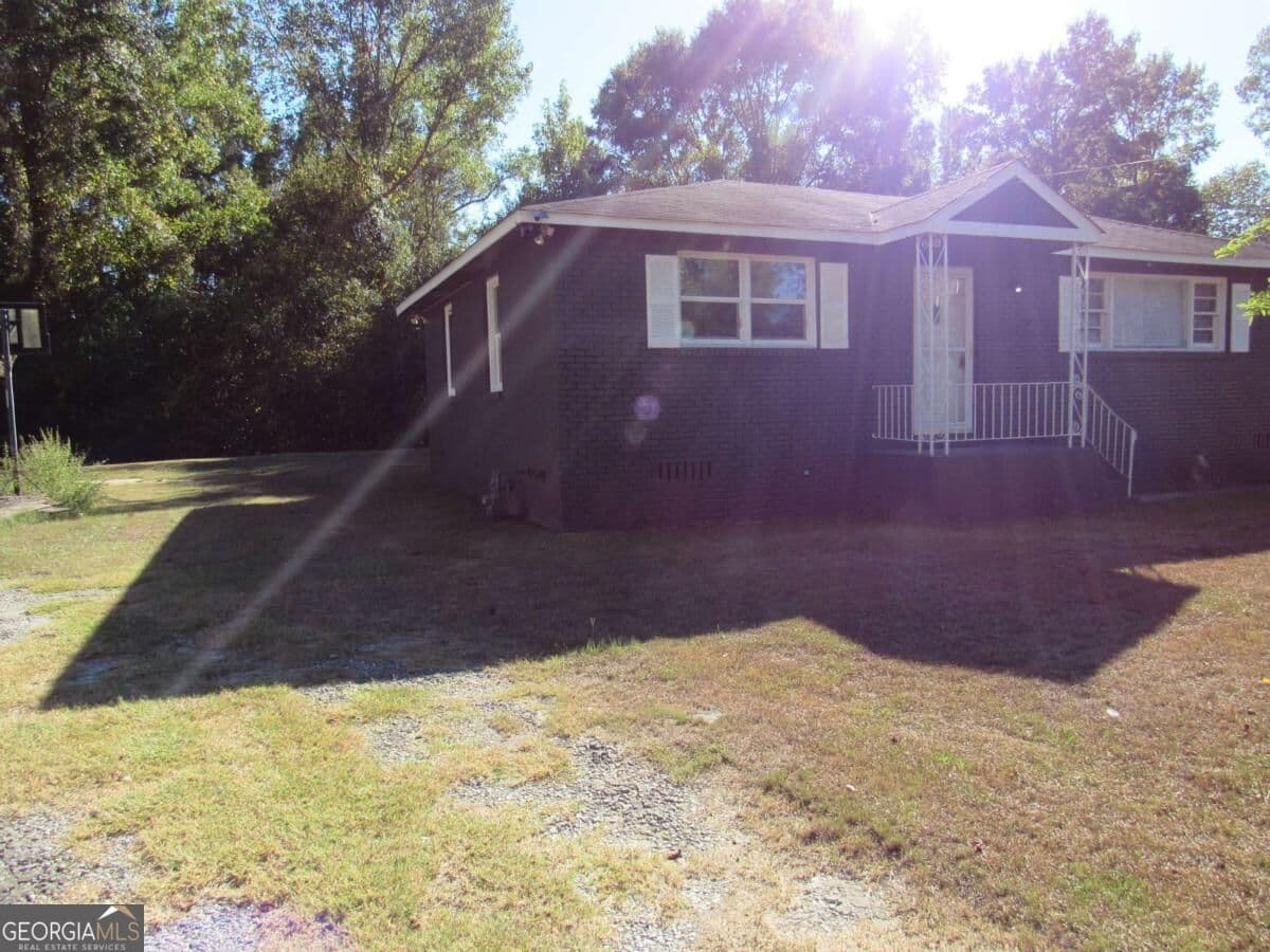 3 bedroom, 1 bathroom, 1,152 sq ft single family residence for rent at 1616 Mathis Circle, Macon, GA 31206 for $1,200 a month — photo 7