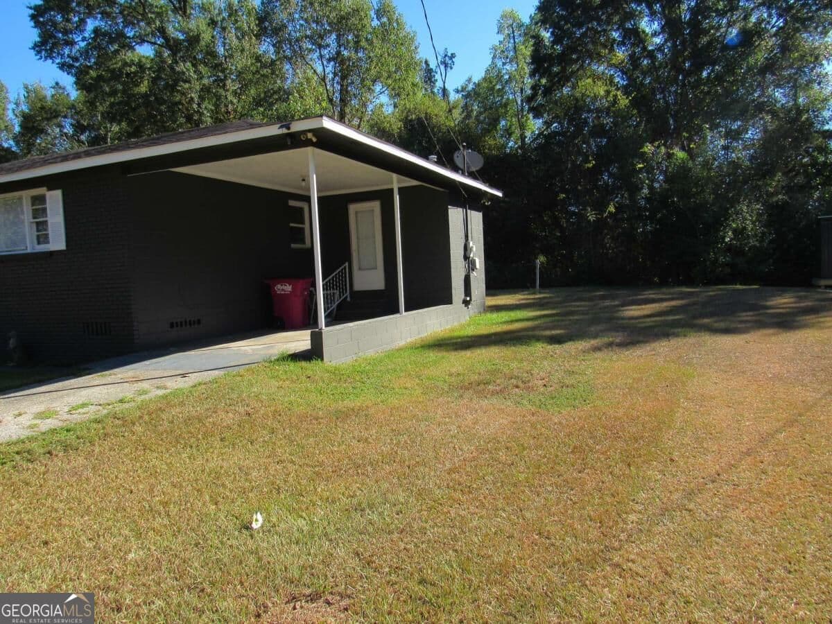 3 bedroom, 1 bathroom, 1,152 sq ft single family residence for rent at 1616 Mathis Circle, Macon, GA 31206 for $1,200 a month — photo 5