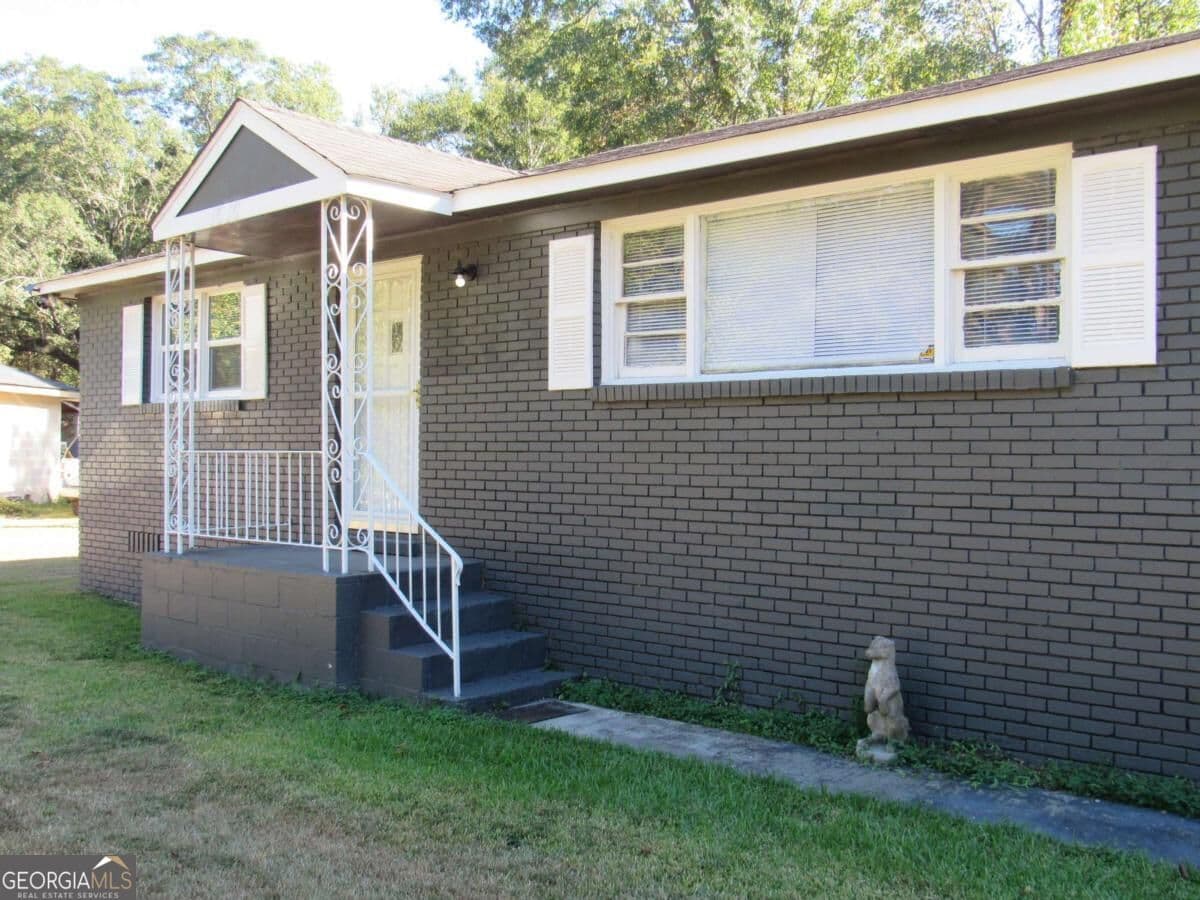 3 bedroom, 1 bathroom, 1,152 sq ft single family residence for rent at 1616 Mathis Circle, Macon, GA 31206 for $1,200 a month — photo 9