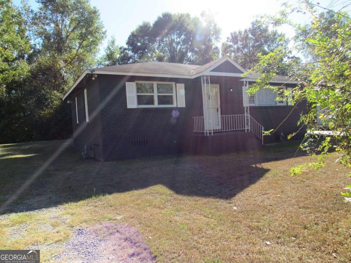 3 bedroom, 1 bathroom, 1,152 sq ft single family residence for rent at 1616 Mathis Circle, Macon, GA 31206 for $1,200 a month — photo 8