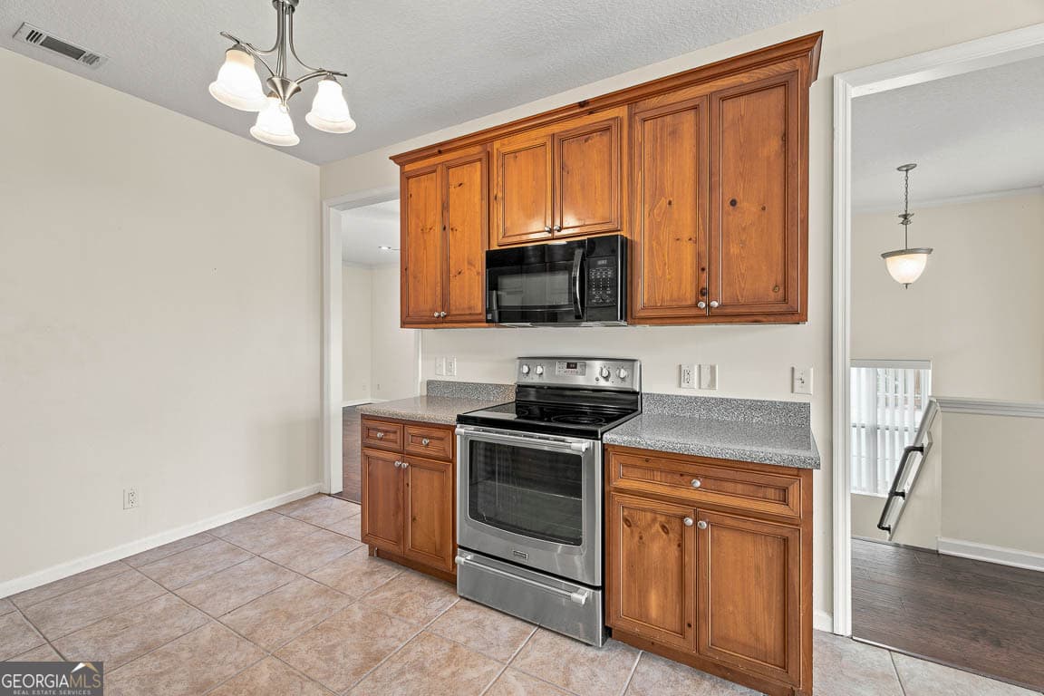 3 bedroom, 2 bathroom, 2,075 sq ft single family residence under contract at 148 Drayton Circle, Brunswick, GA 31525 — photo 7