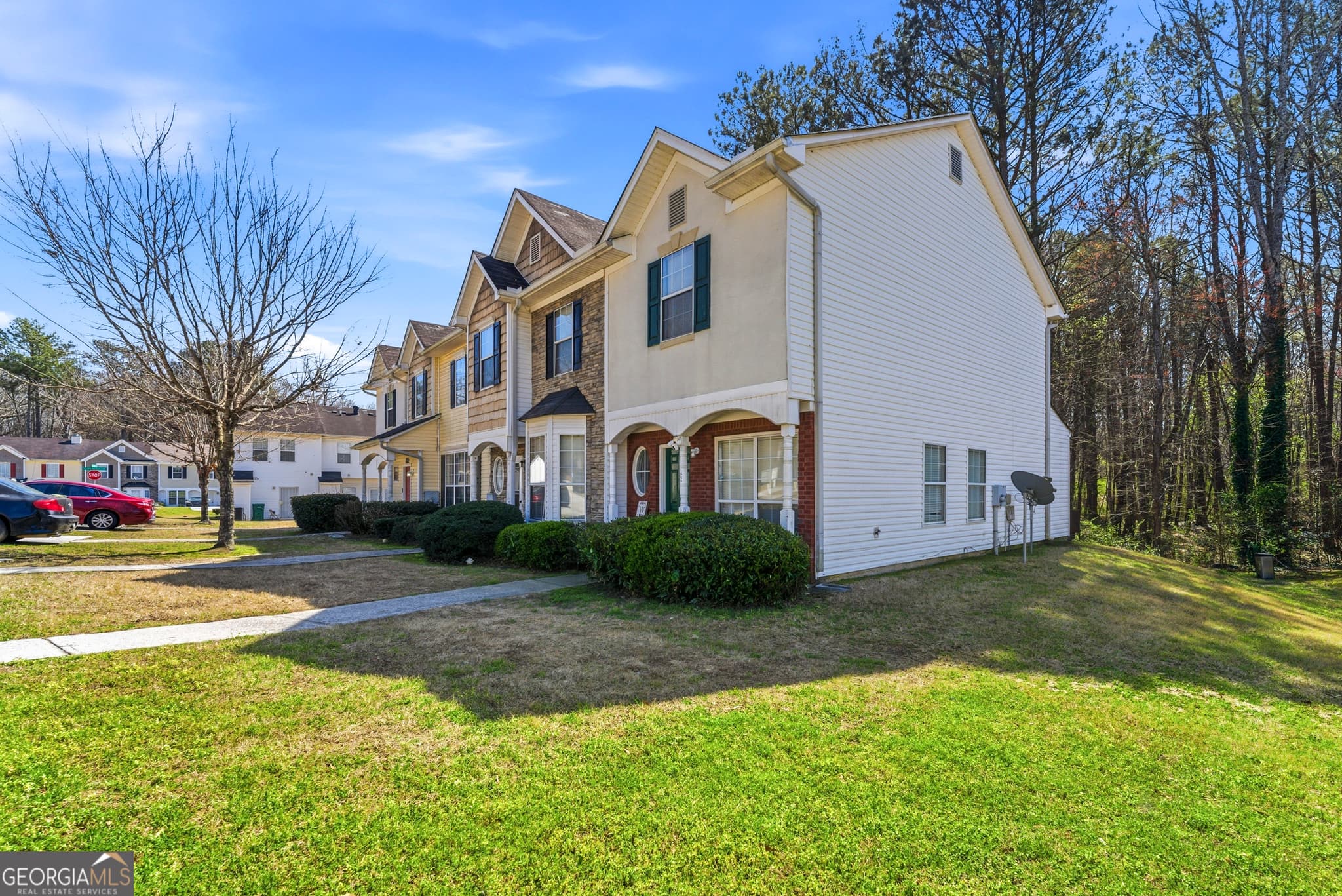 2 bedroom, 2 bathroom, 1,024 sq ft townhouse for sale at 1686 Camden Forrest Trail, Riverdale, GA 30296 — photo 2