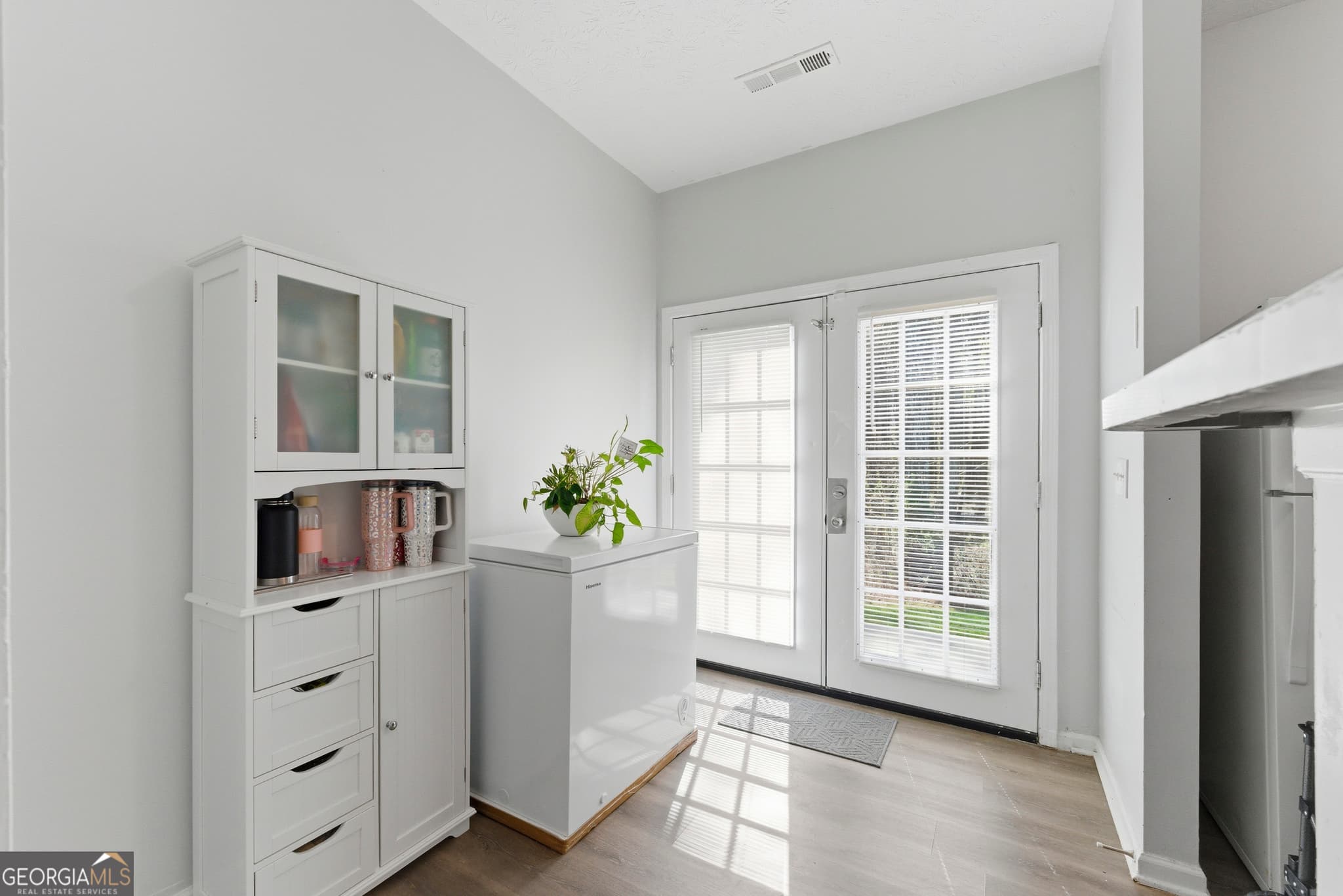2 bedroom, 2 bathroom, 1,024 sq ft townhouse for sale at 1686 Camden Forrest Trail, Riverdale, GA 30296 — photo 6