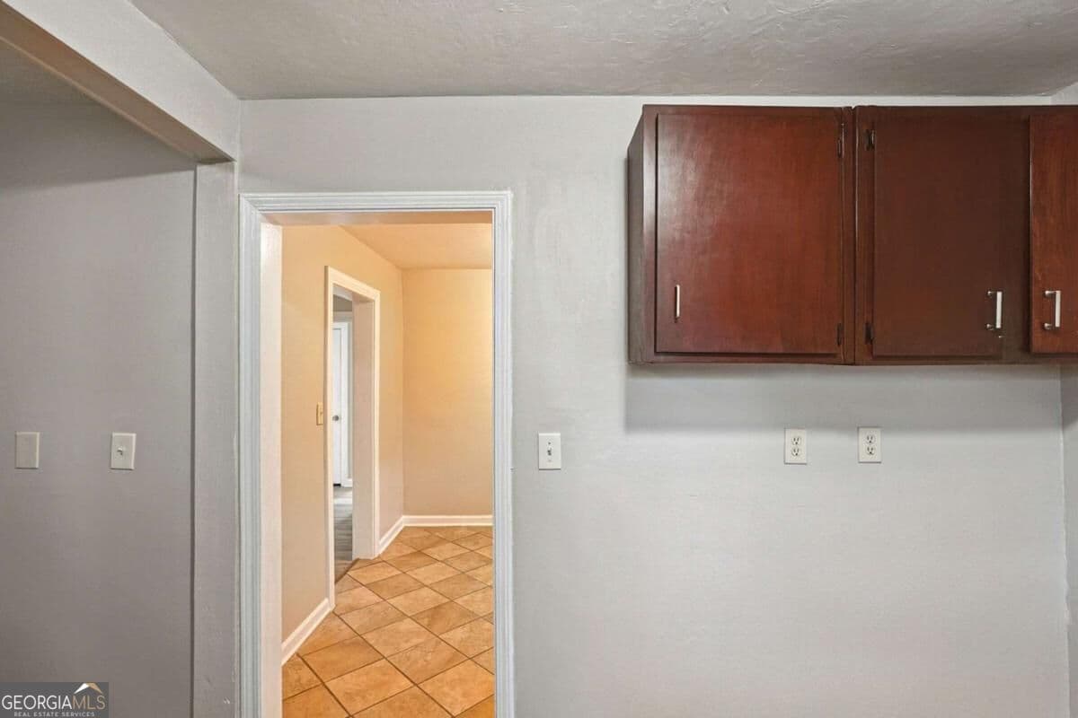 2 bedroom, 1 bathroom, 1,164 sq ft single family residence for sale at 2903 Blount Street, East Point, GA 30344 — photo 7