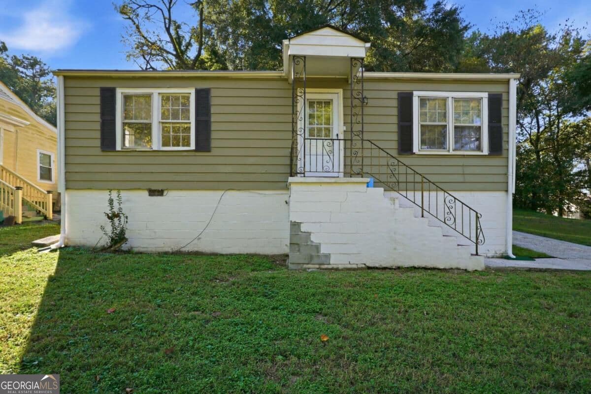 2 bedroom, 1 bathroom, 1,164 sq ft single family residence for sale at 2903 Blount Street, East Point, GA 30344