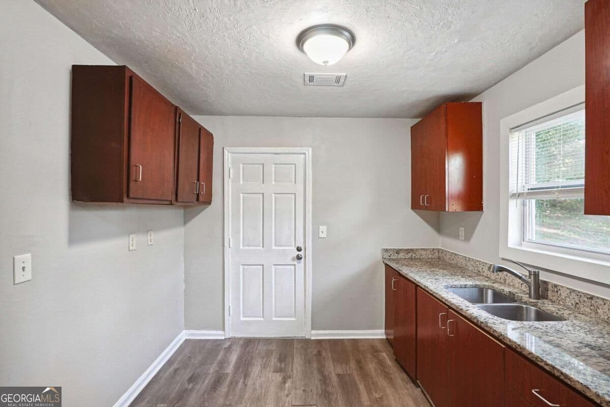 2 bedroom, 1 bathroom, 1,164 sq ft single family residence for sale at 2903 Blount Street, East Point, GA 30344 — photo 5