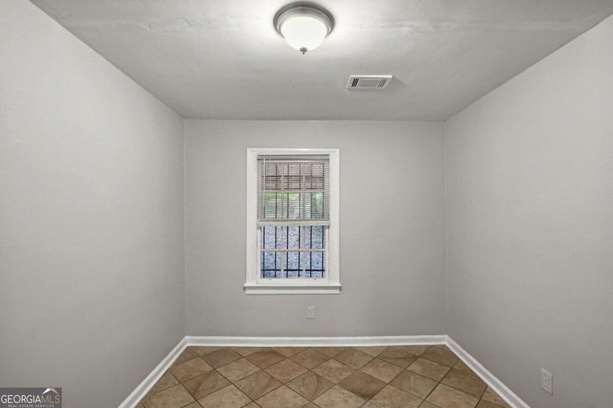 2 bedroom, 1 bathroom, 1,164 sq ft single family residence for sale at 2903 Blount Street, East Point, GA 30344 — photo 8