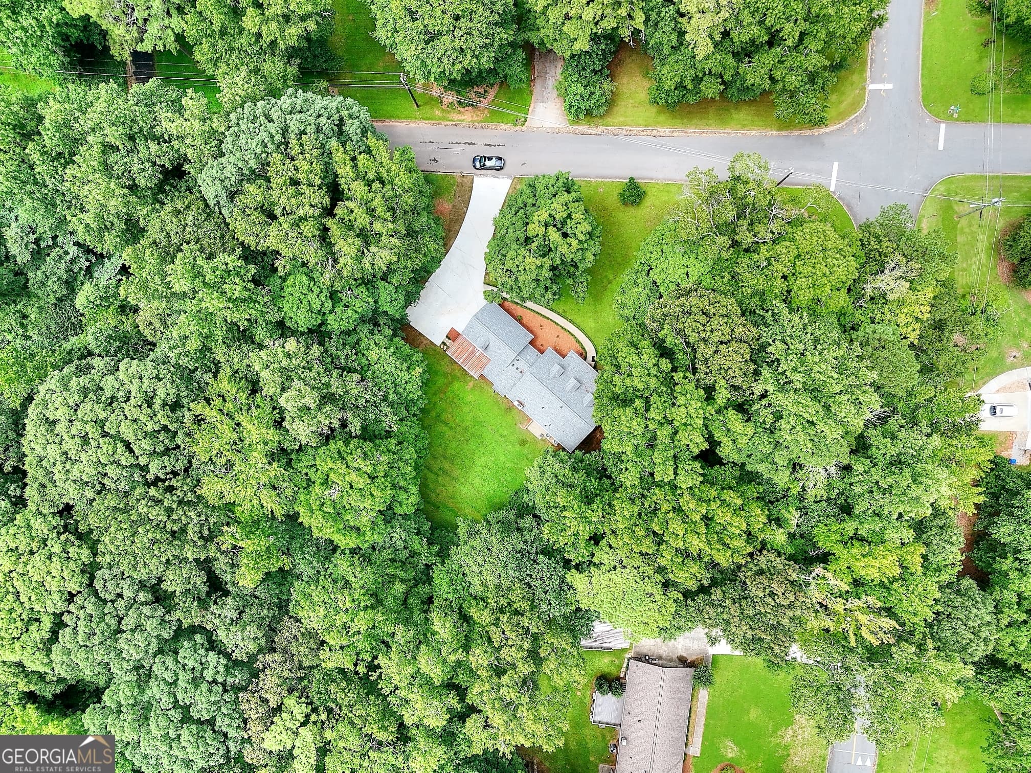 5 bedroom, 3.5 bathroom, 3,882 sq ft single family residence for sale at 66 SW Lockring Drive, Lilburn, GA 30047 — photo 7