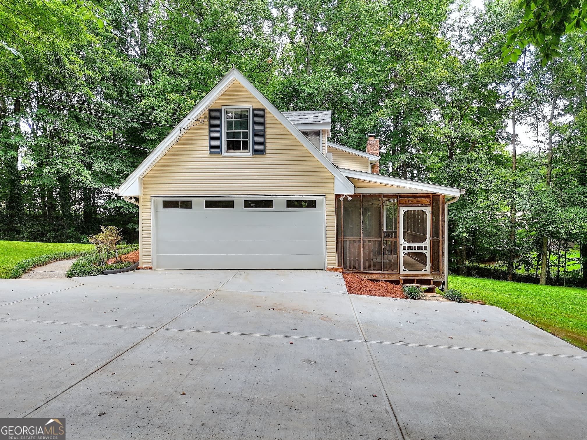 5 bedroom, 3.5 bathroom, 3,882 sq ft single family residence for sale at 66 SW Lockring Drive, Lilburn, GA 30047 — photo 4