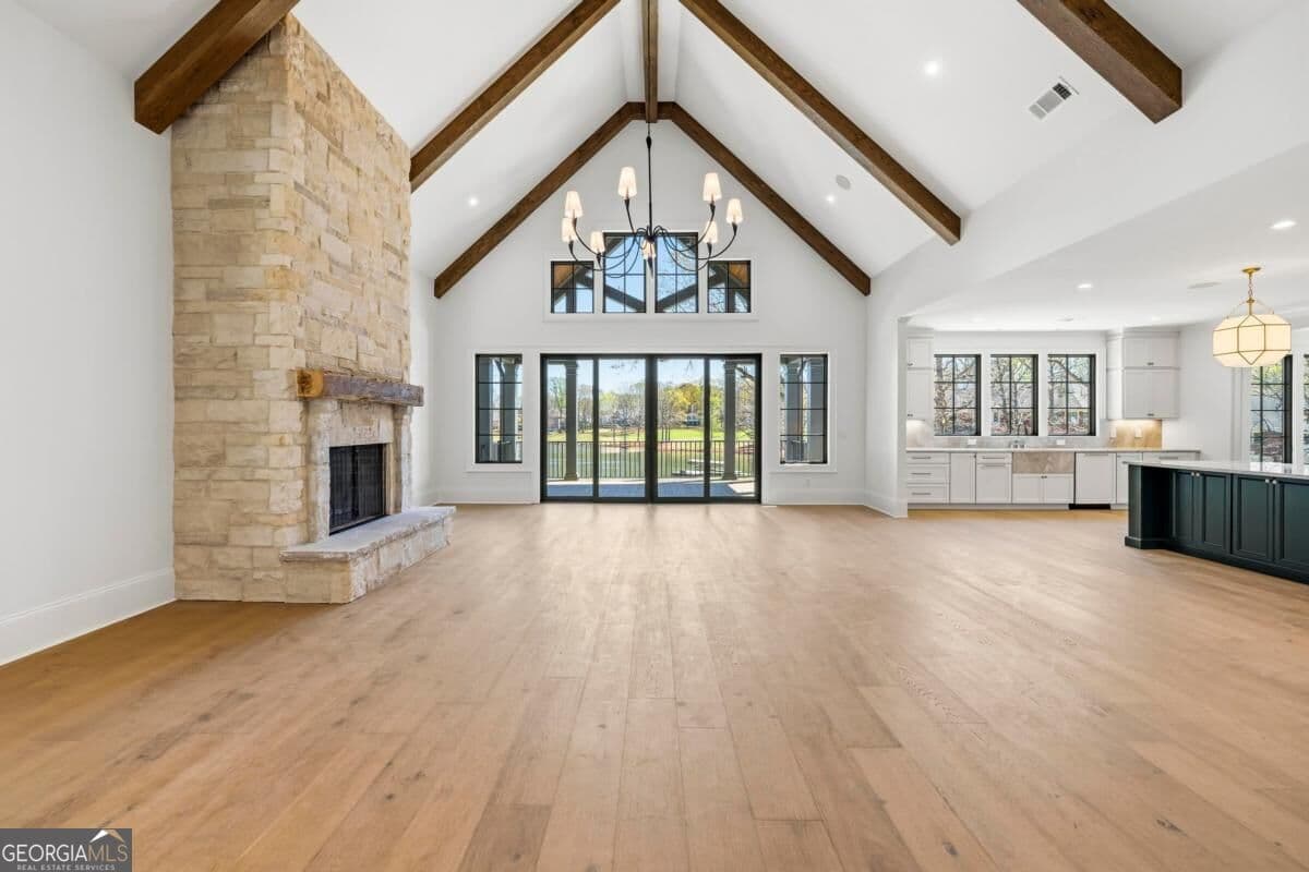 5 bedroom, 6.5 bathroom, 6,270 sq ft single family residence for sale at 136 Barrington Hall Drive, Eatonton, GA 31024 — photo 6