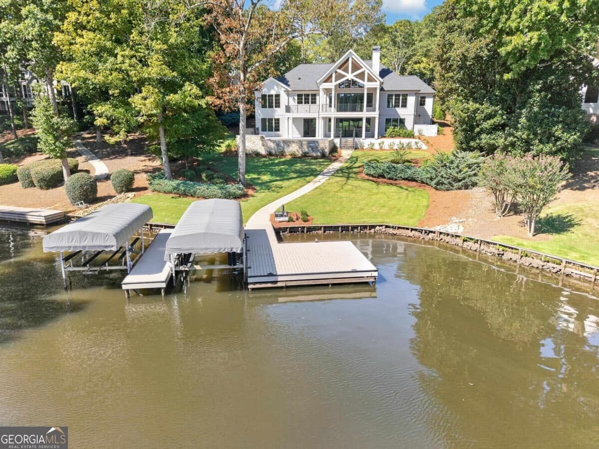 5 bedroom, 6.5 bathroom, 6,270 sq ft single family residence for sale at 136 Barrington Hall Drive, Eatonton, GA 31024