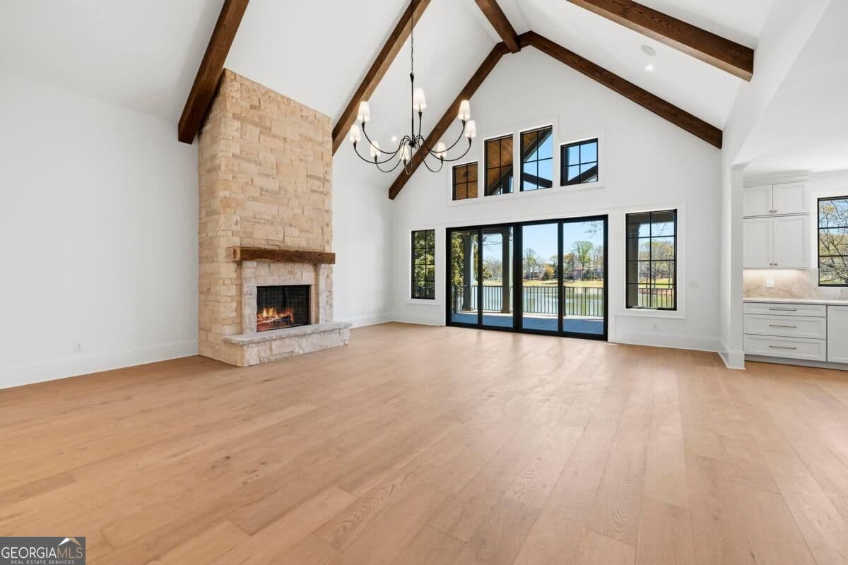 5 bedroom, 6.5 bathroom, 6,270 sq ft single family residence for sale at 136 Barrington Hall Drive, Eatonton, GA 31024 — photo 8