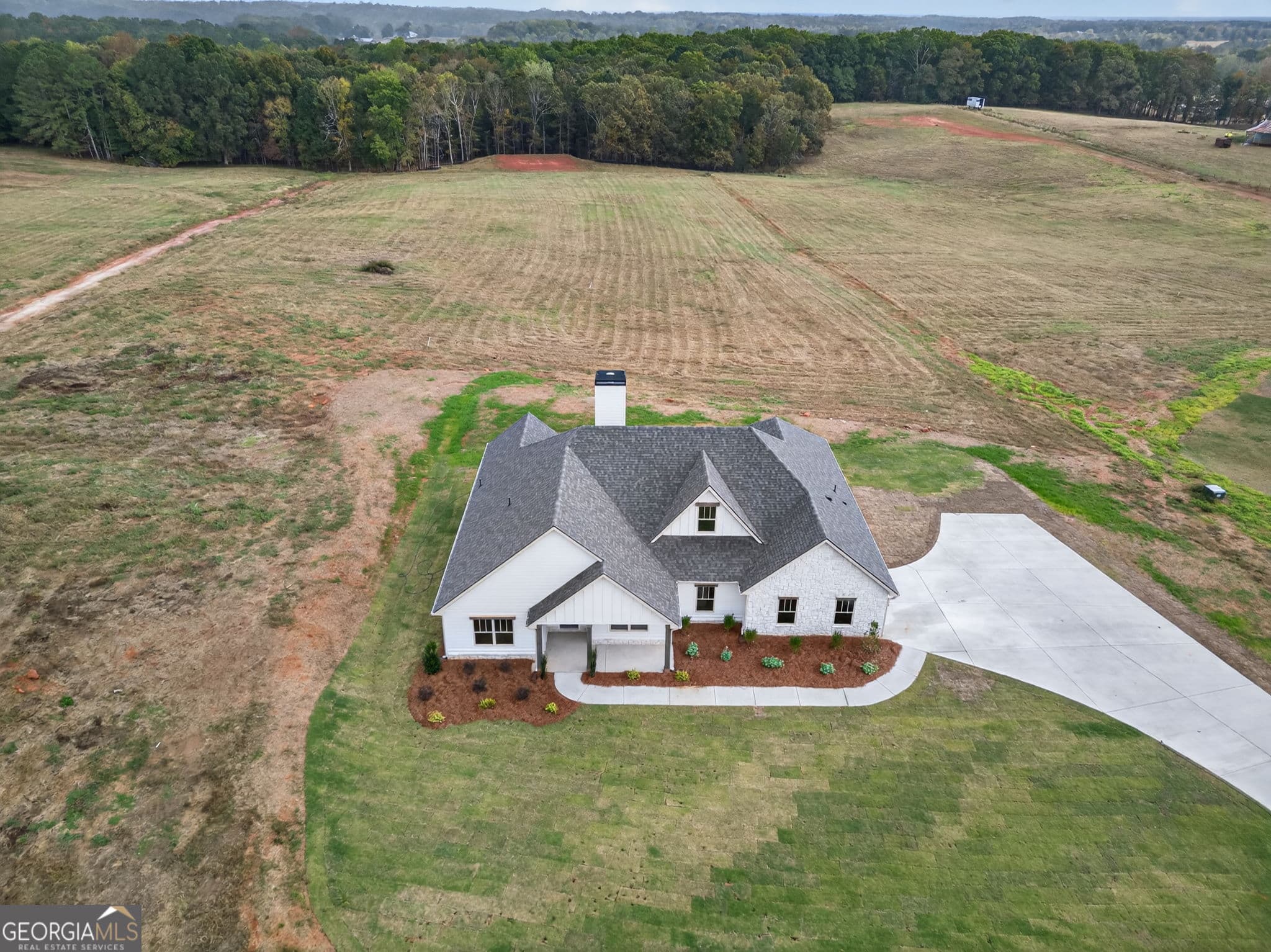 5 bedroom, 4 bathroom, 2,841 sq ft single family residence for sale at 359 Gray Road, Roopville, GA 30170 — photo 6