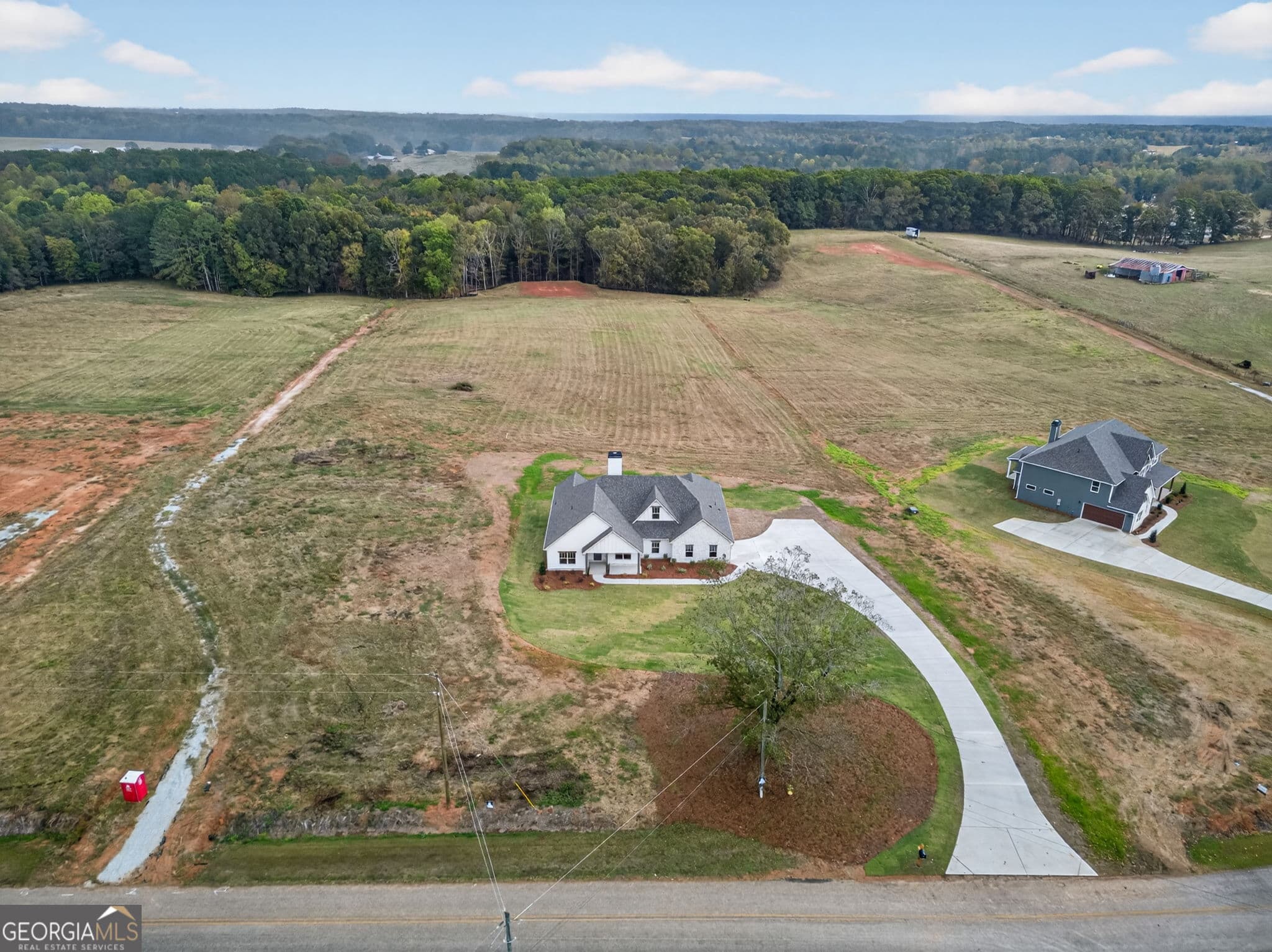 5 bedroom, 4 bathroom, 2,841 sq ft single family residence for sale at 359 Gray Road, Roopville, GA 30170 — photo 7