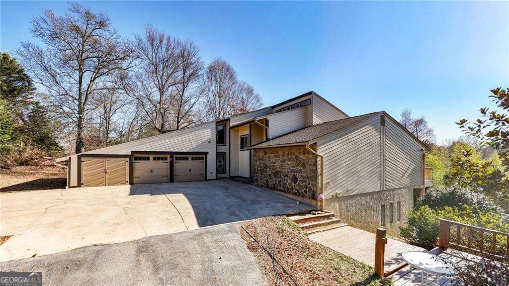 4 bedroom, 3.5 bathroom single family residence sold at 1811 Highway 113, Cartersville, GA 30120
