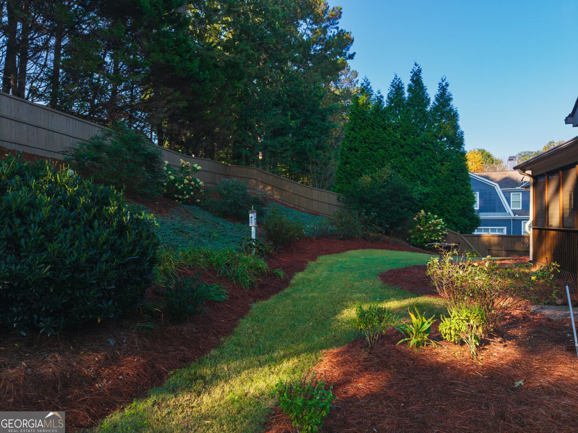 4 bedroom, 3.5 bathroom, 4,051 sq ft single family residence for sale at 319 River Green Avenue, Canton, GA 30114 — photo 8