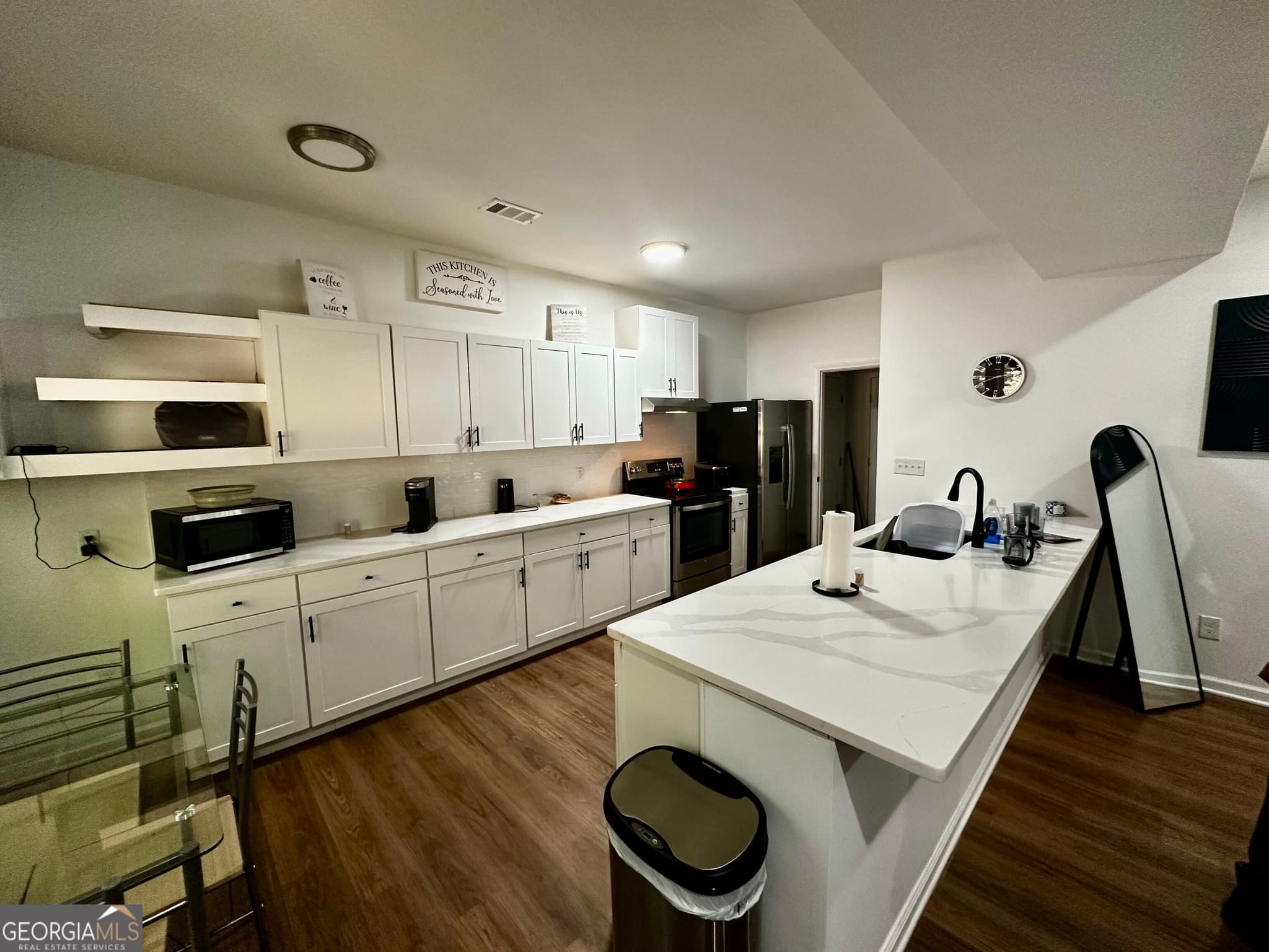 4 bedroom, 3.5 bathroom, 2,036 sq ft single family residence for sale at 6938 Shadow Ridge Lane, Stone Mountain, GA 30087 — photo 7