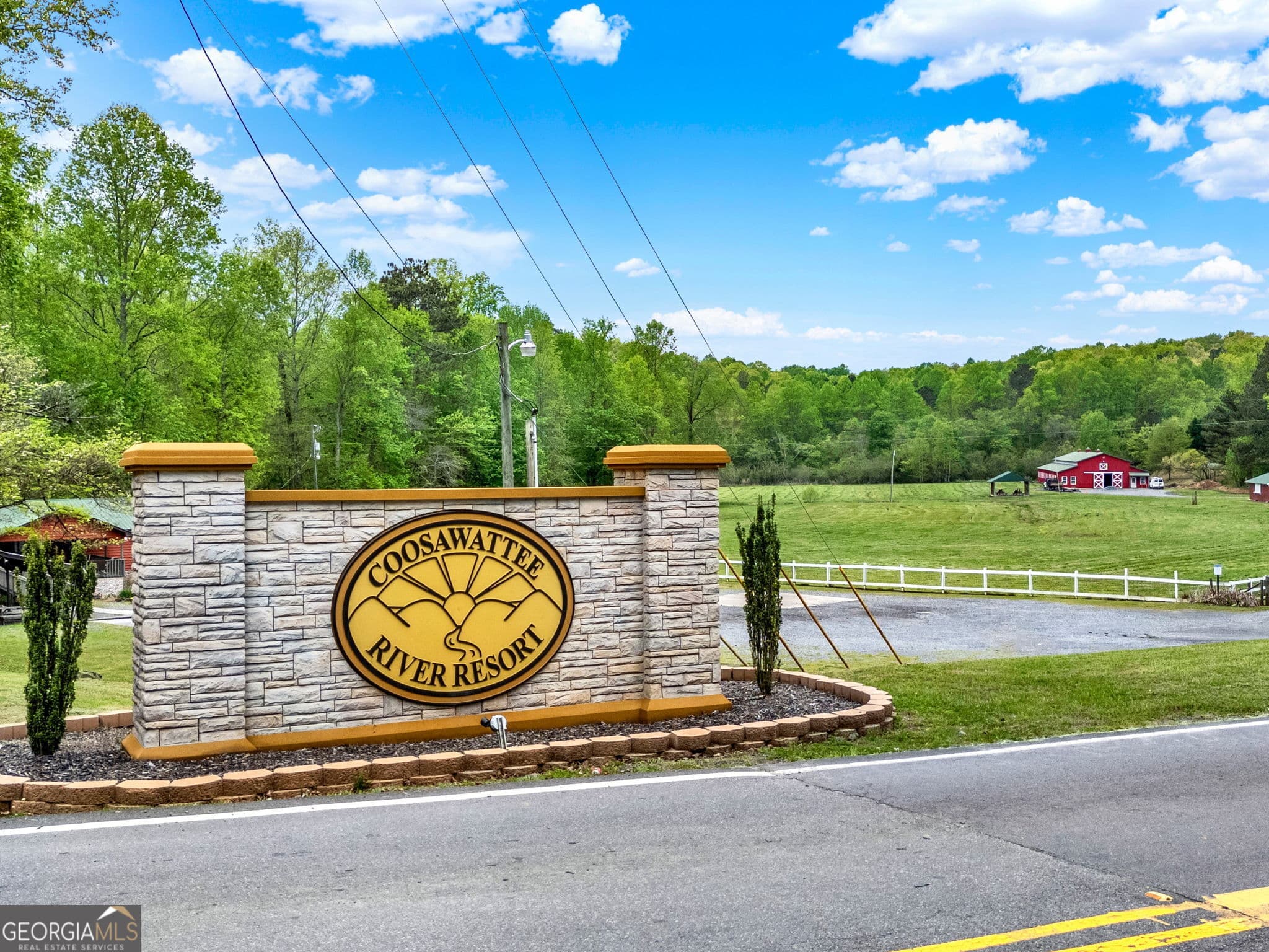 2 bedroom, 2 bathroom, 1,552 sq ft single family residence for sale at 508 Lemmon Lane, Ellijay, GA 30540 — photo 1 of 59
