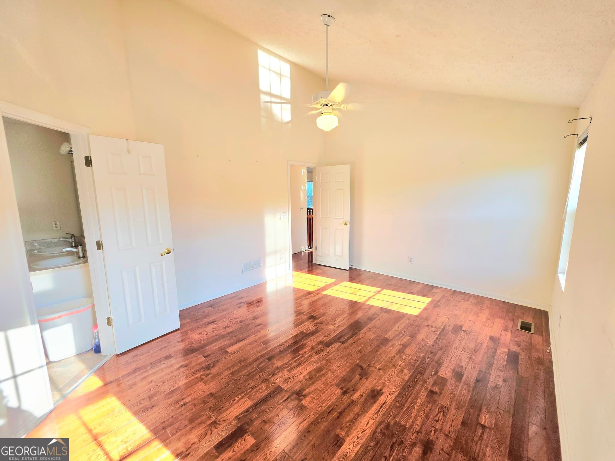 4 bedroom, 3 bathroom, 1,961 sq ft single family residence for sale at 1991 Sandlake Drive, Atlanta, GA 30331 — photo 6