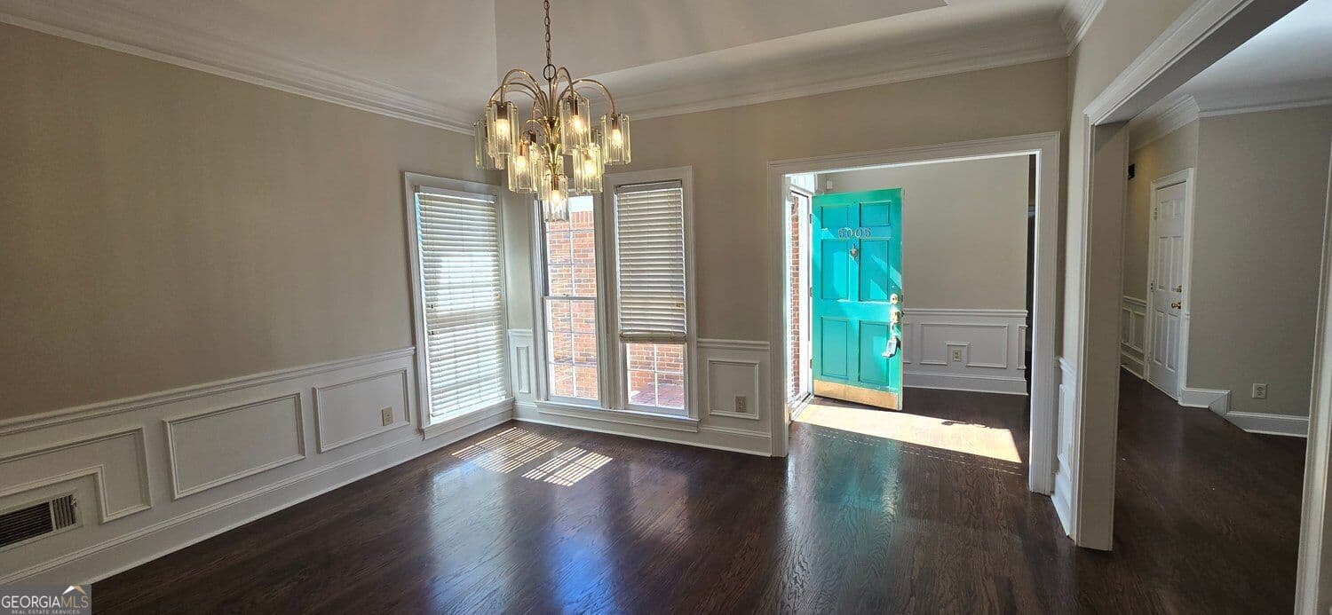 6 bedroom, 4.5 bathroom, 5,552 sq ft single family residence for rent at 5005 Johns Creek Court, Alpharetta, GA 30022 for $3,300 a month — photo 2