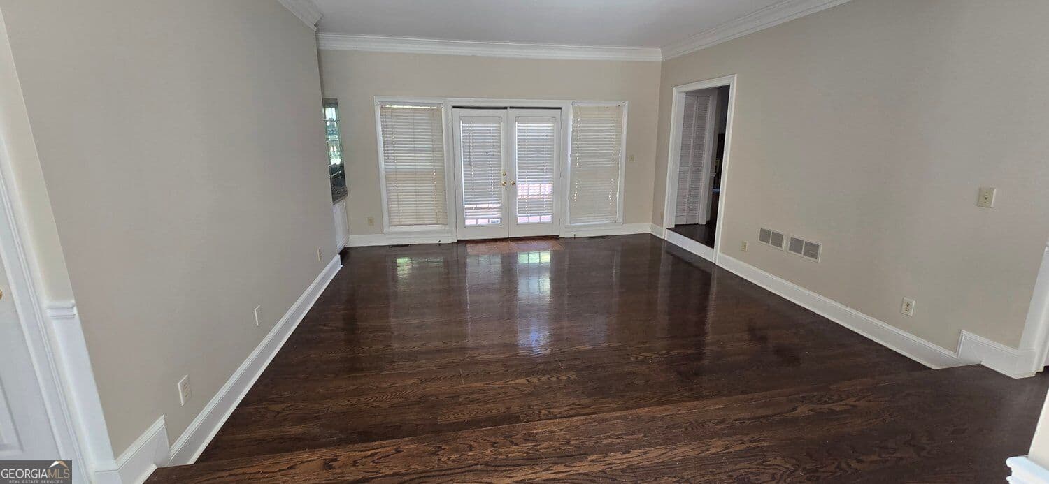6 bedroom, 4.5 bathroom, 5,552 sq ft single family residence for rent at 5005 Johns Creek Court, Alpharetta, GA 30022 for $3,300 a month — photo 7
